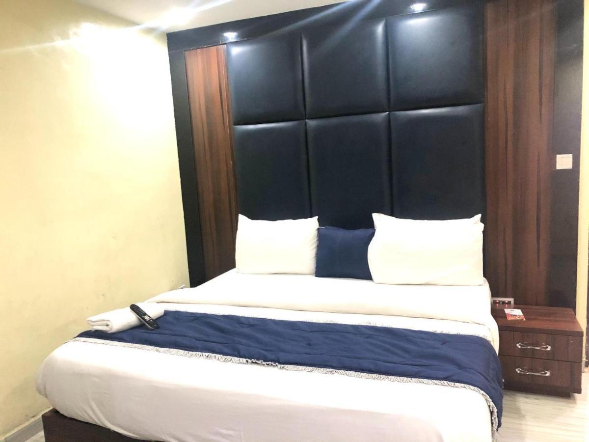 Six Diamond Hotel Ikeja Exterior foto